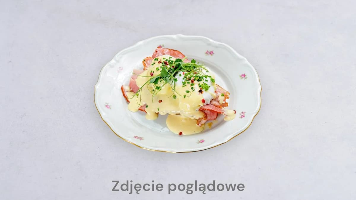 Jajka Benedykta z łososiem