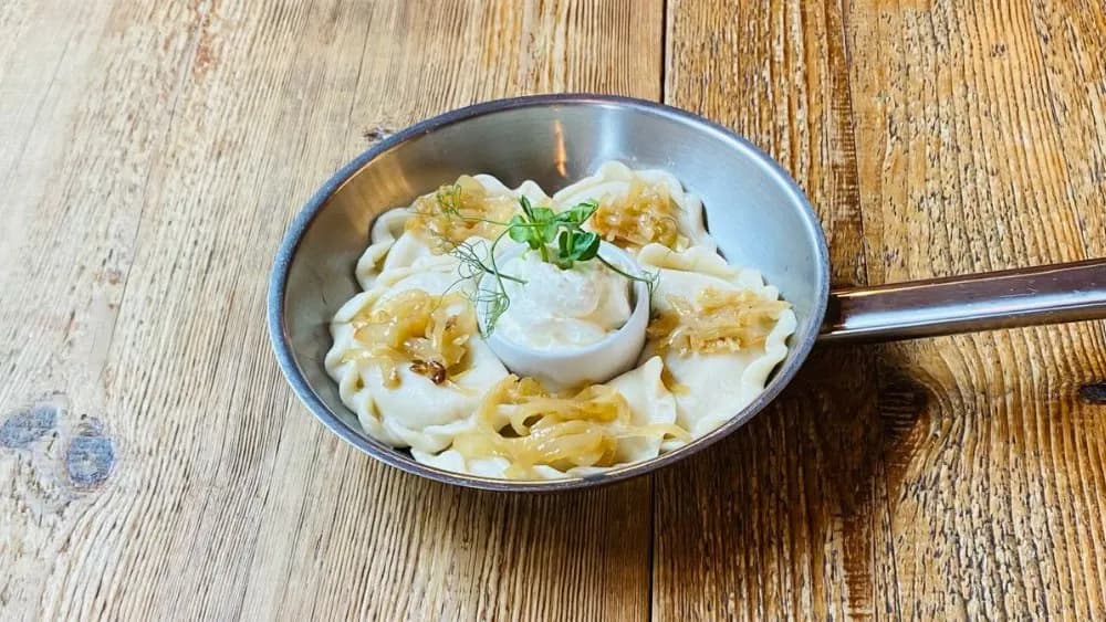 Pierogi ruskie z wędzonym twarogiem