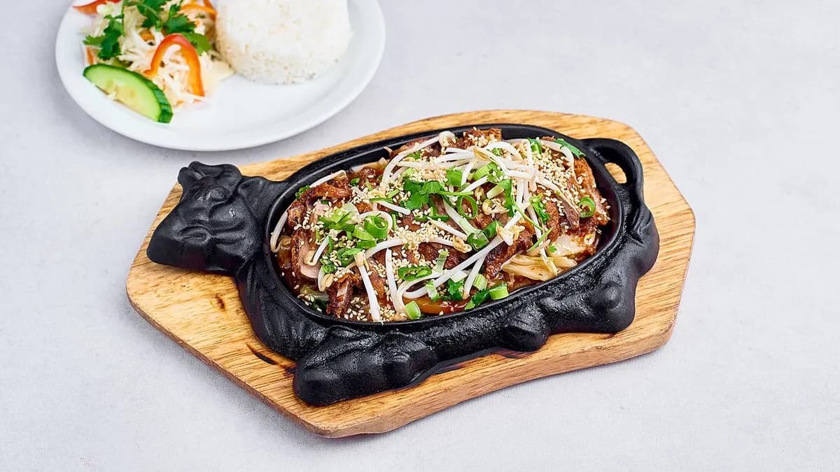 Kaczka pieczona na gorącym półmisku