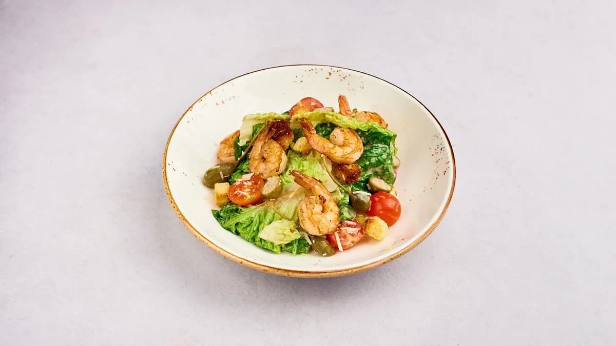 Prawn salad with mango