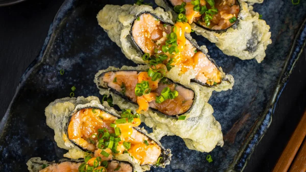 Pierożki z Tatarem z Łososia w Tempurze
