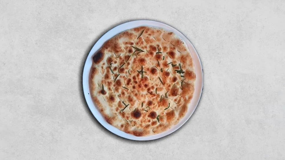 Focaccia z solą i rozmarynem