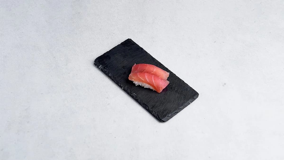 Nigiri z tuńczykiem