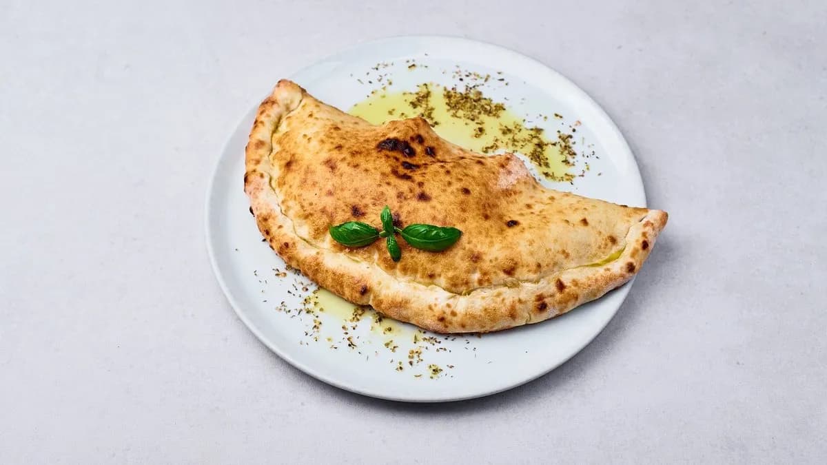 Supreme calzone