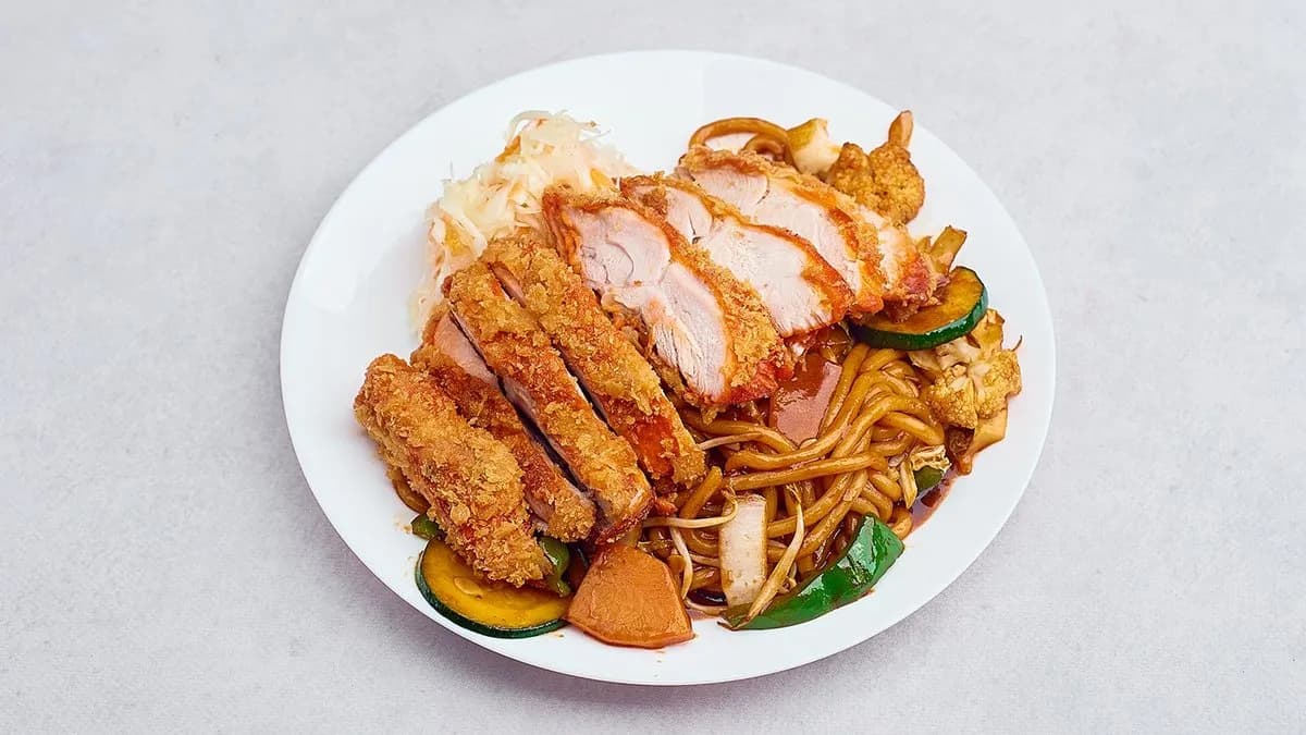 Makaron udon z kurczakiem