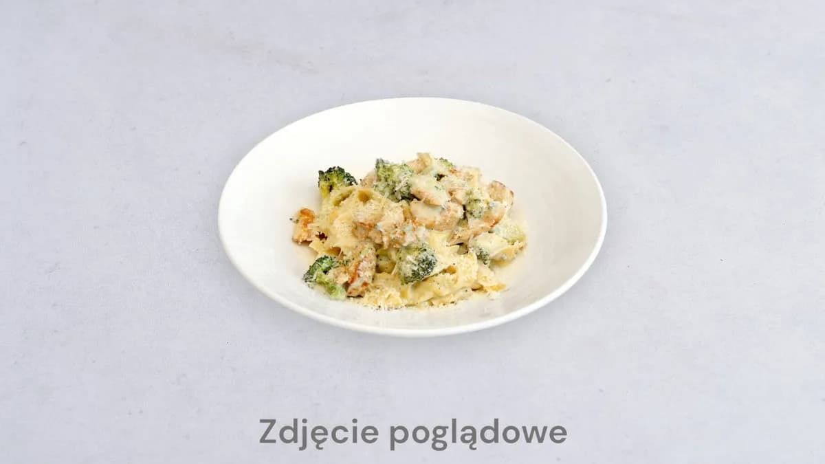 Papardelle / szarpana kaczka / demi glace / rozmaryn / masło