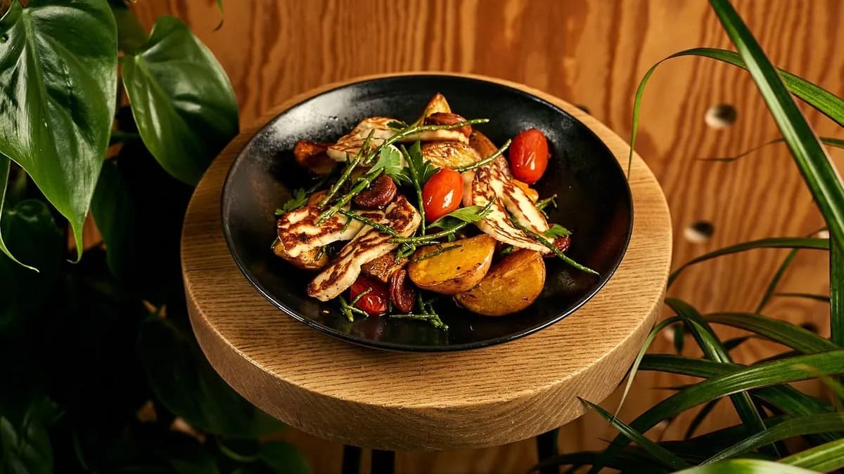 Pieczone ziemniaki z roślinnym chorizo