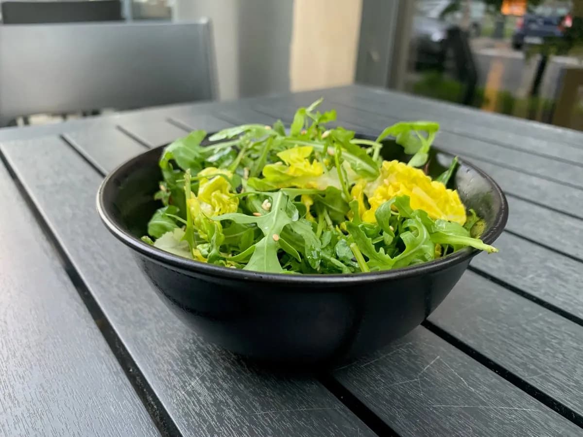 Mieszane zielone sałaty