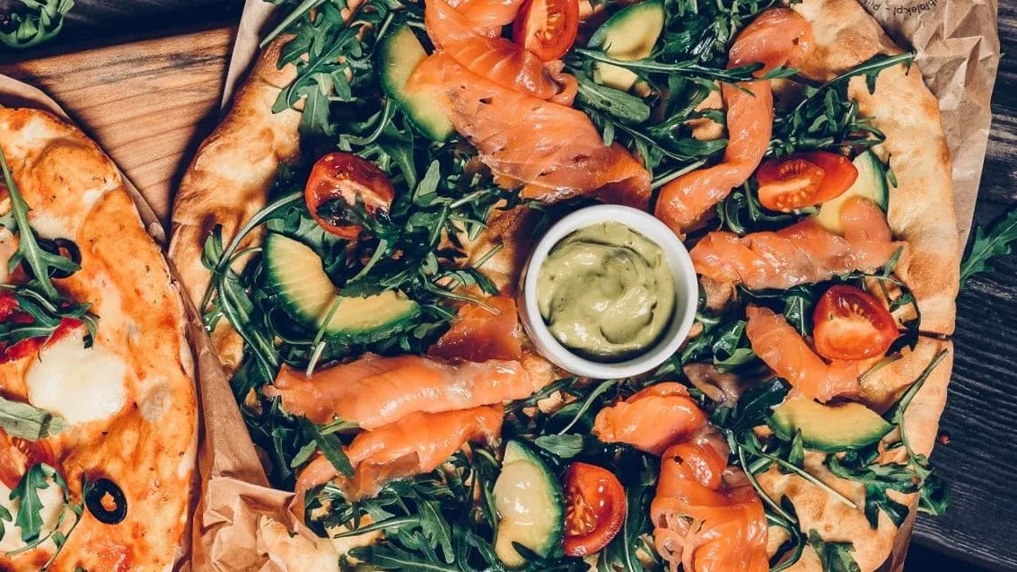 Podpłomyk z łososiem