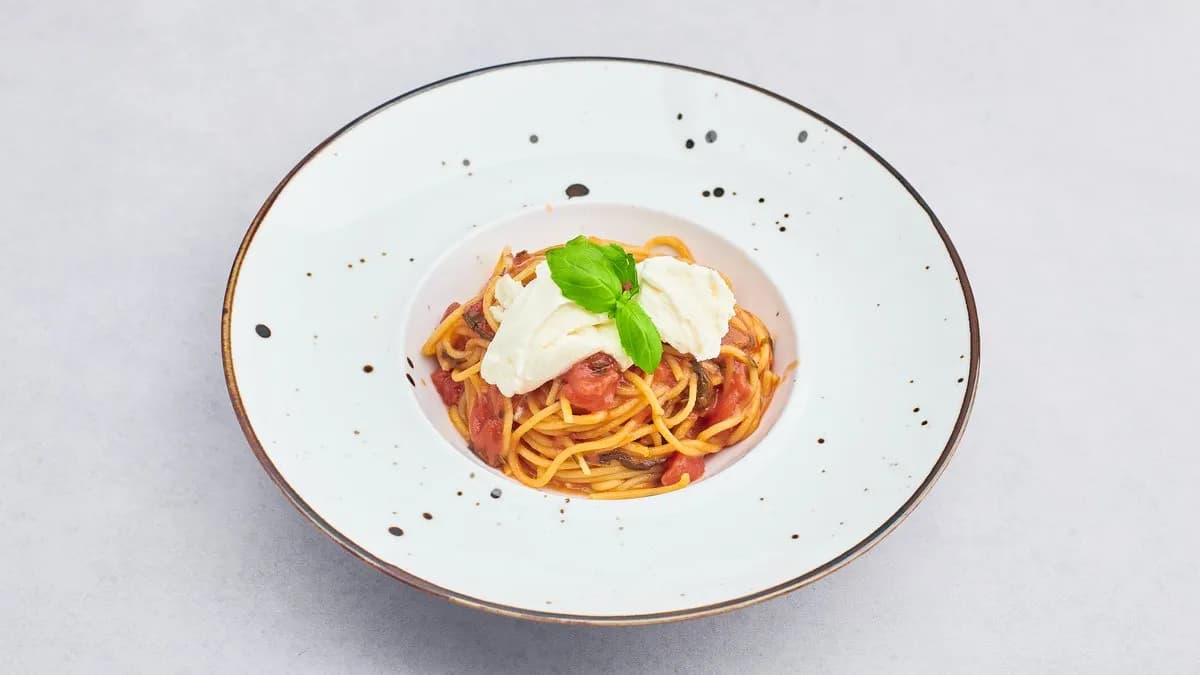 Spaghetti pomodoro z mozzarellą