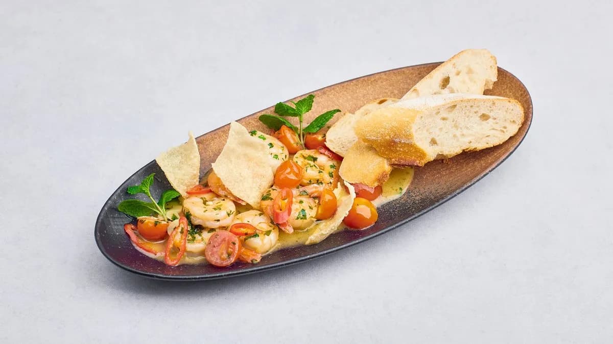 Krewetki na maśle i winie