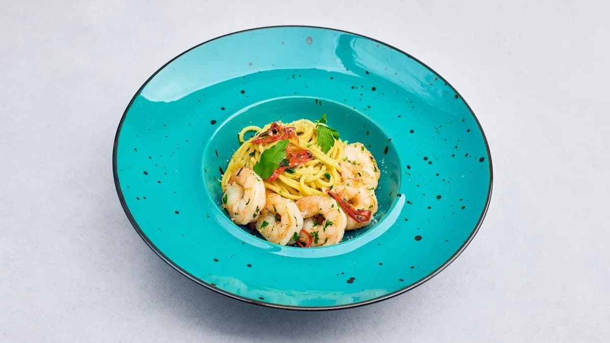 Spaghetti aglio e olio z krewetkami