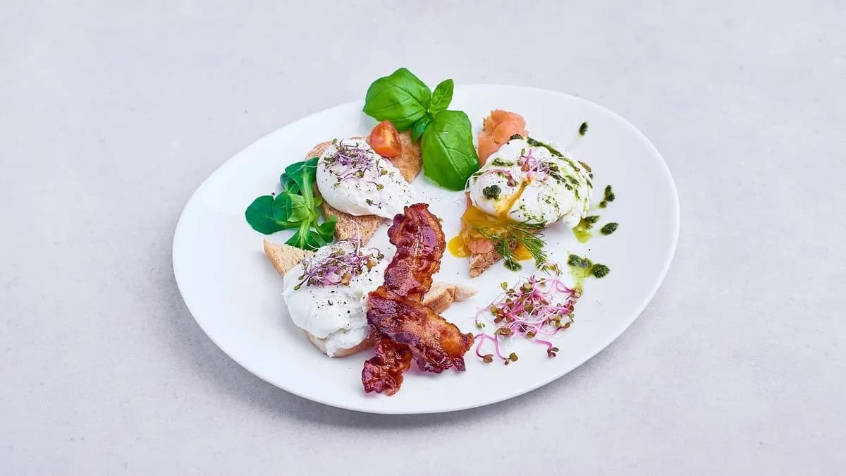 Dwa jajka w koszulkach