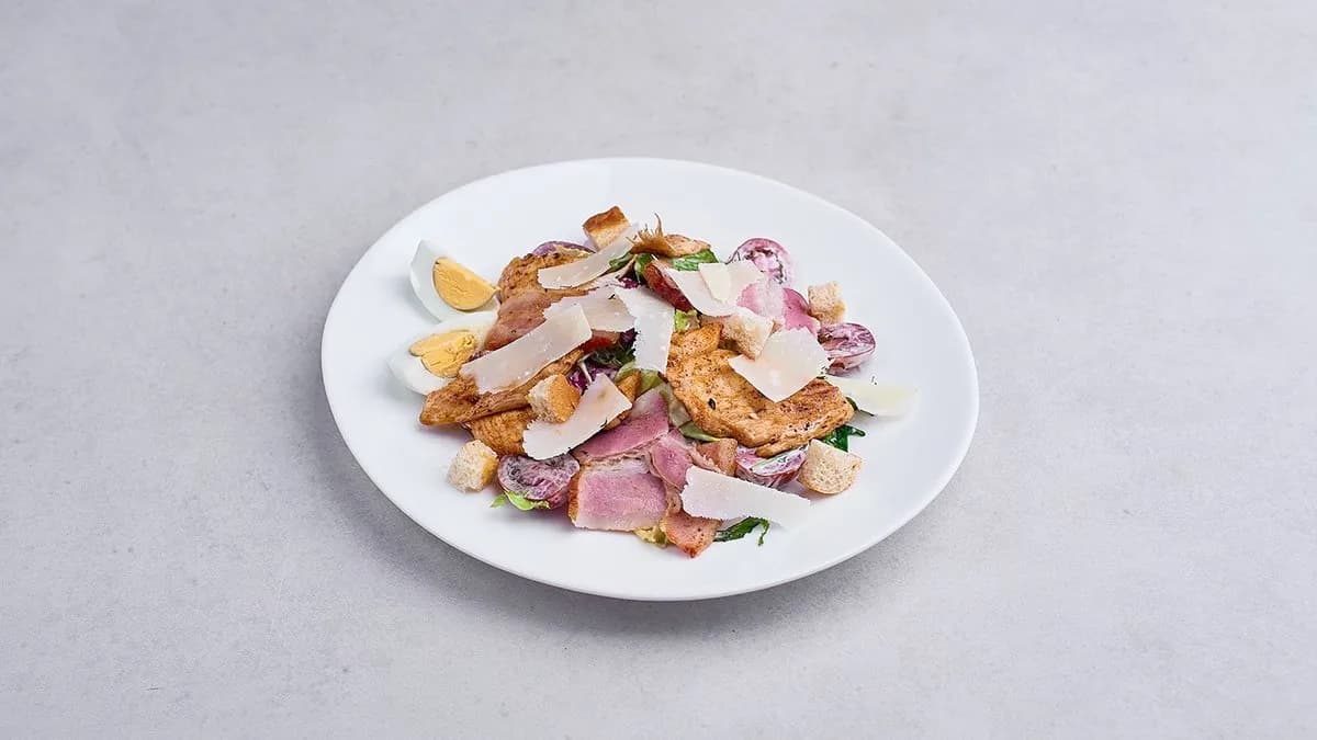 Cezara z grillowanym kurczakiem