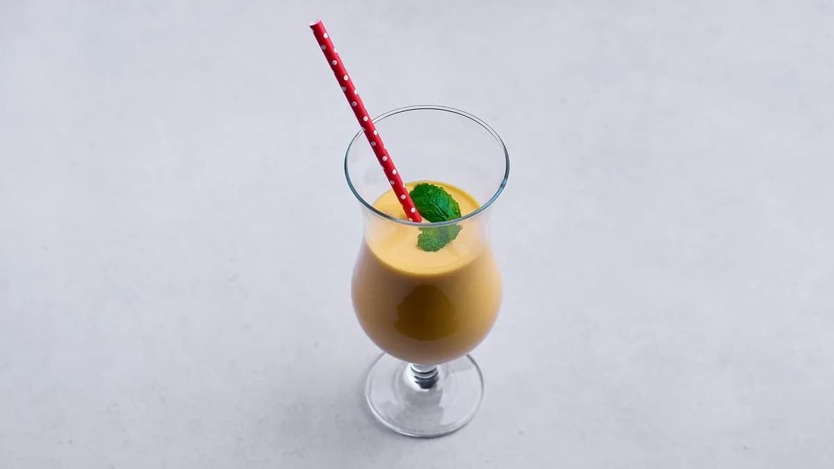 Mango lassi