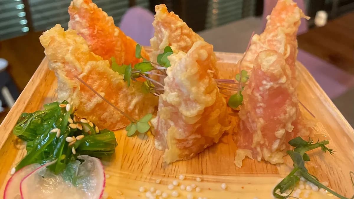 Tatar z łososia pierożki 3 szt