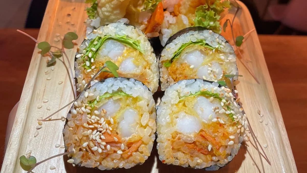 Futomaki krewetka w tempurze z kim chi