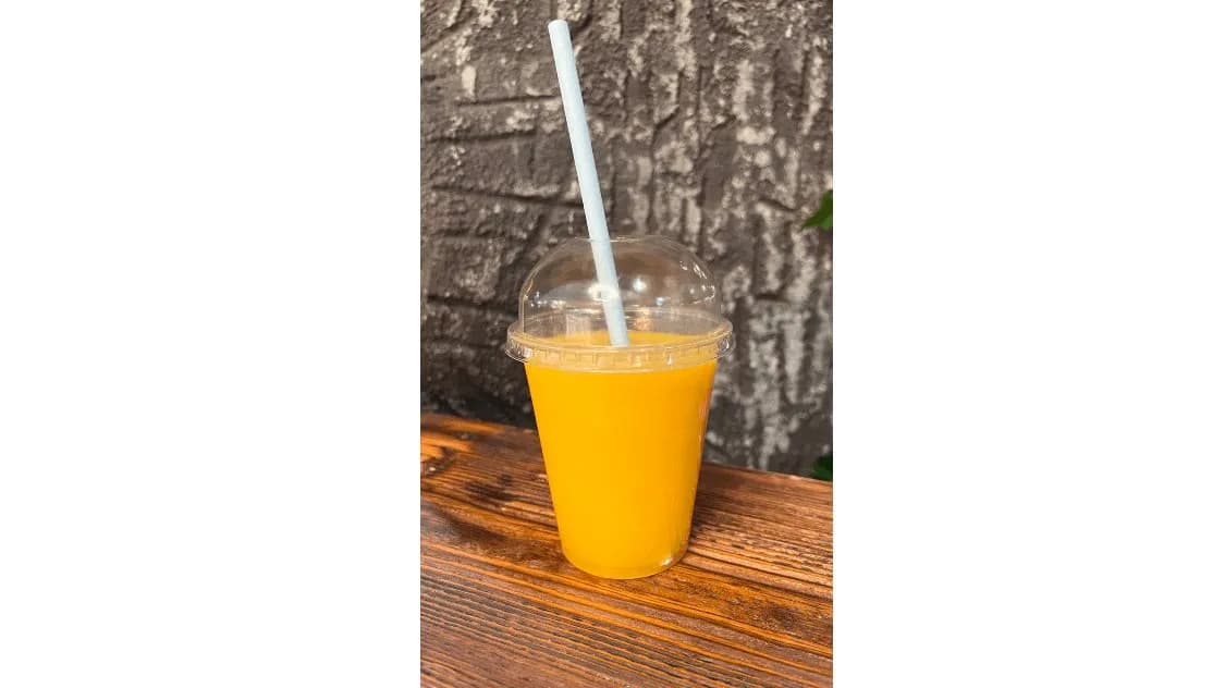 Świeży sok pomarańczowy