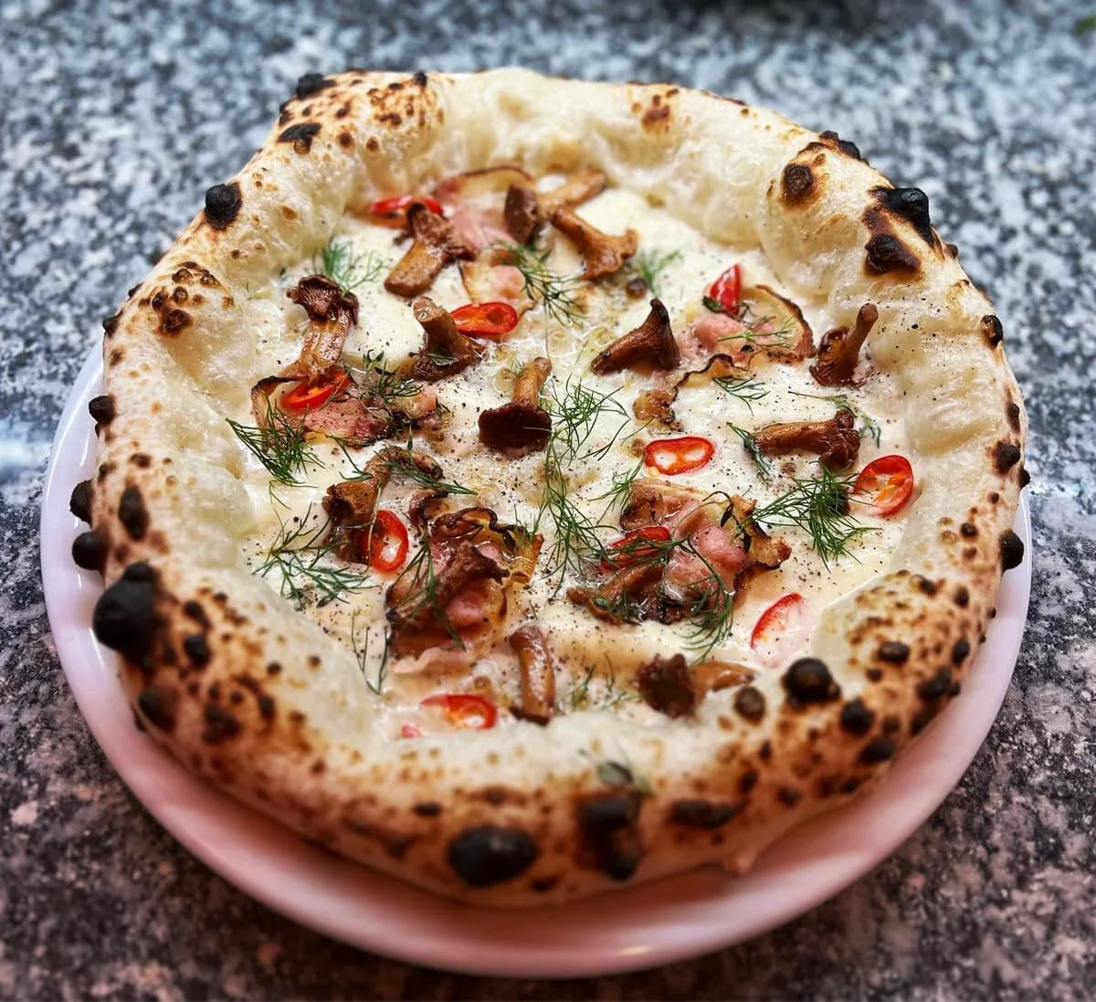 Pizza Finferli e guanciale