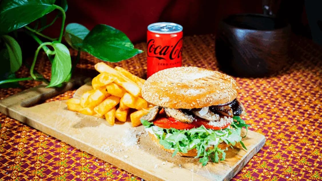 Piękny Cezar + Frytki Belgijskie -30%