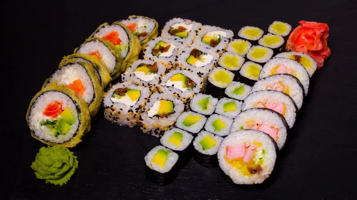 Sushi set 6