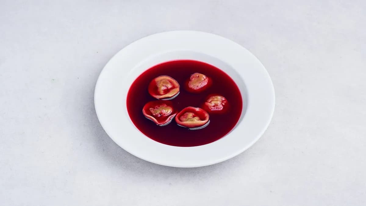 Barszcz czerwony z uszkami