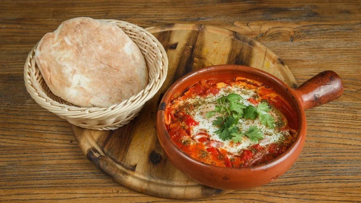 Klasyczna szakszuka z jajkami