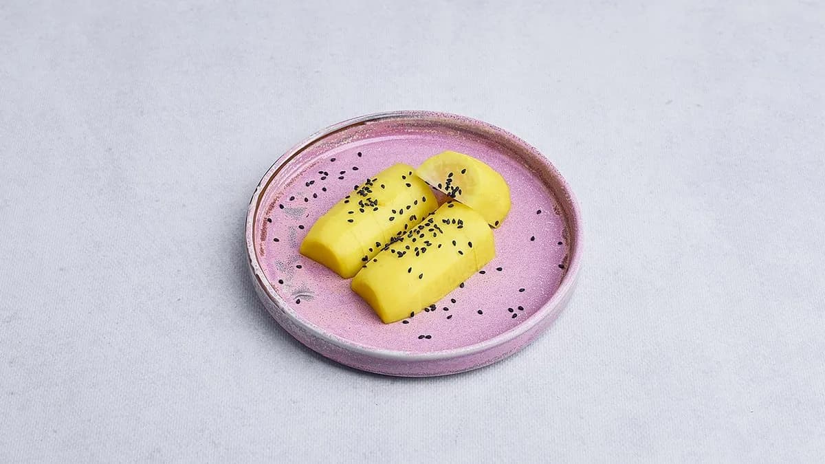 Rzodkiew kiszona z czarnym sezamem