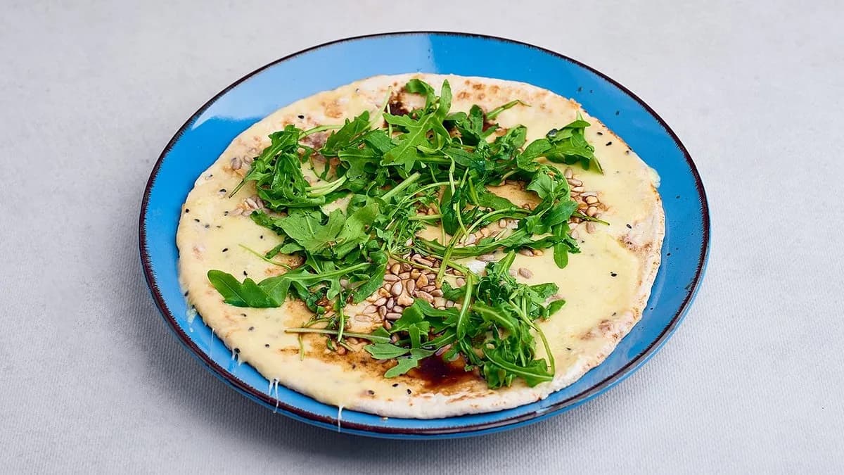 Placek alzacki z serem korycińskim