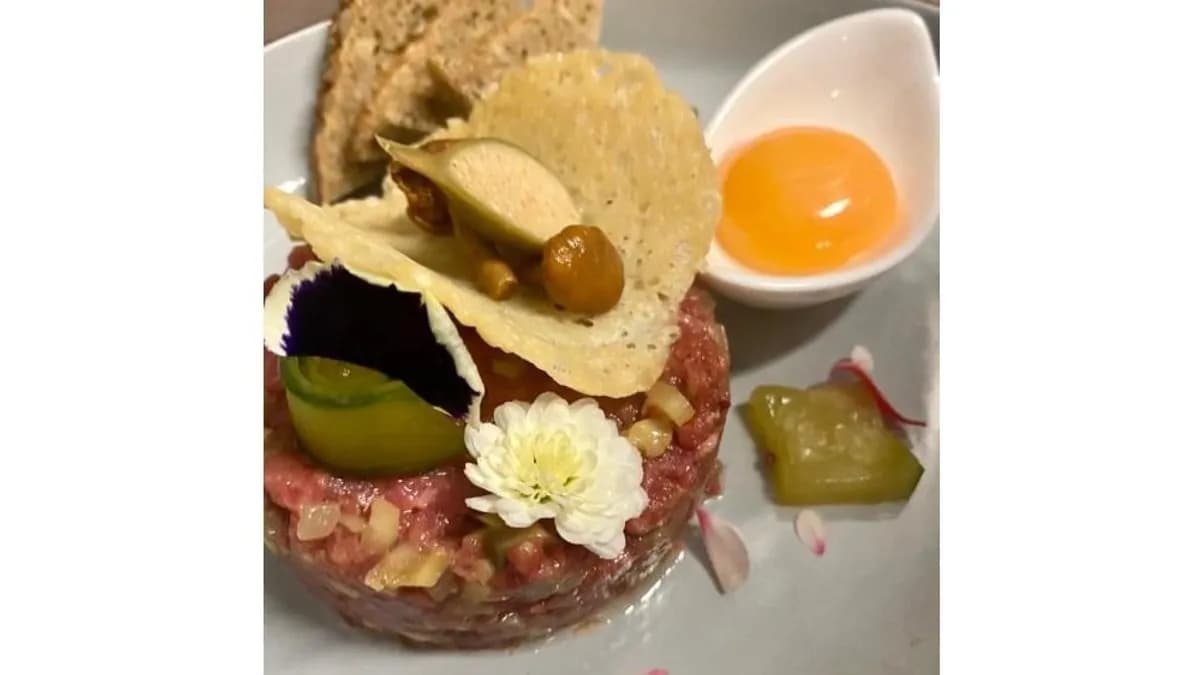 Tatar z polędwicy wołowej