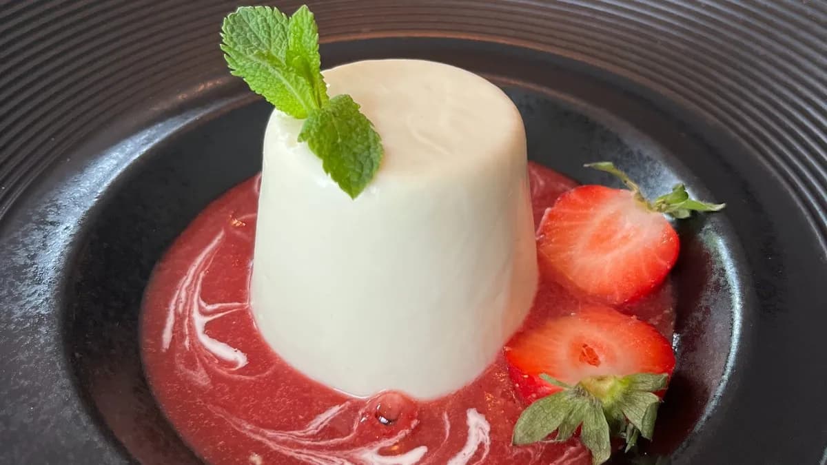 Panna cotta, mus truskawkowy 🌿