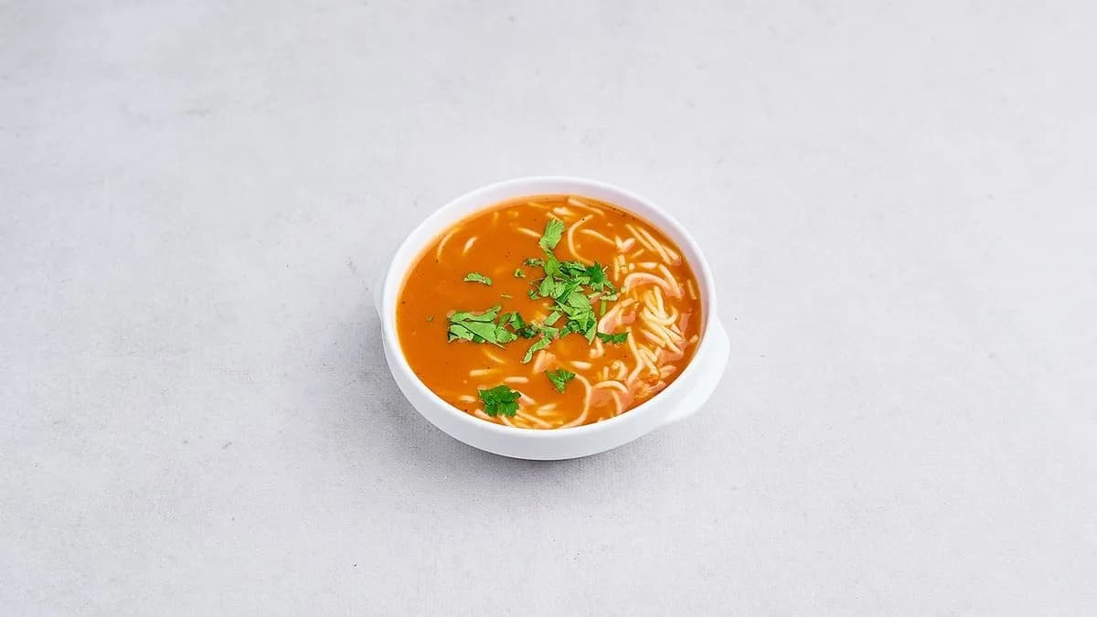 Zupa pomidorowa z makaronem