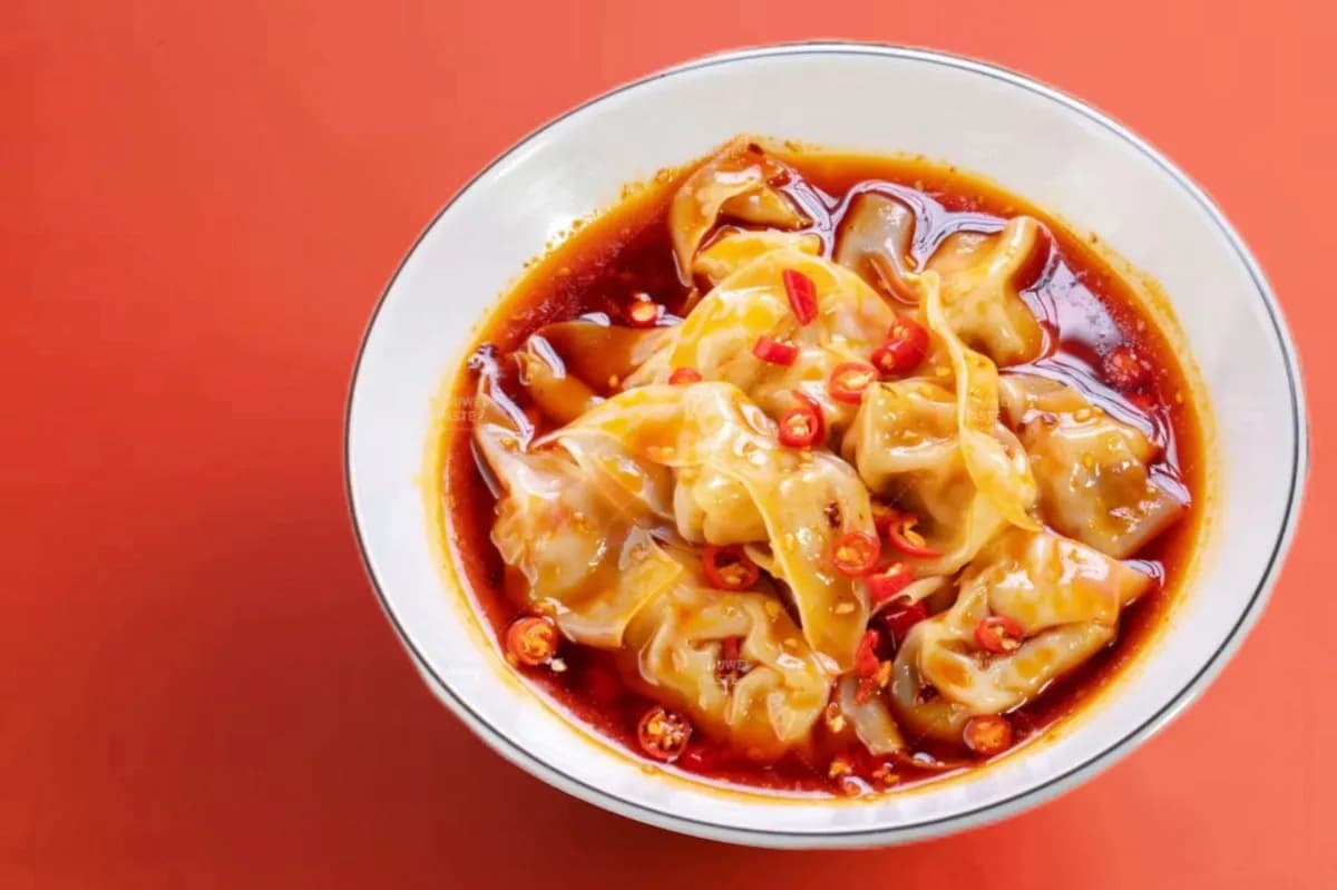 Pikantny wonton w oleju chili 