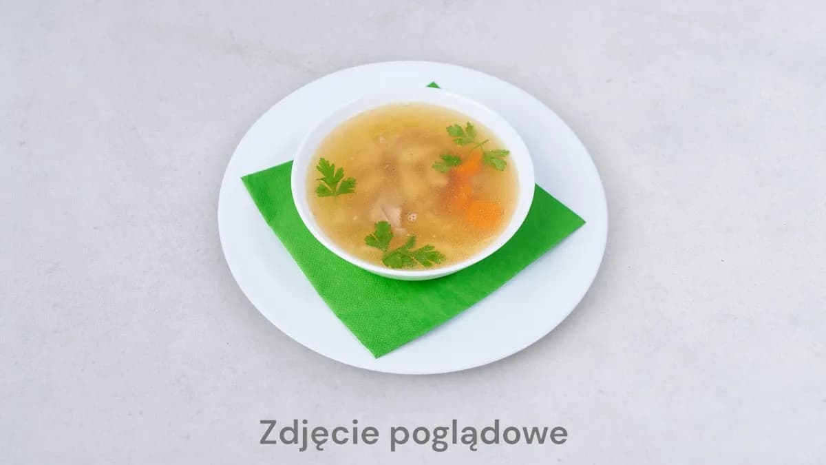 Rosół z z ręcznie robionym makaronem