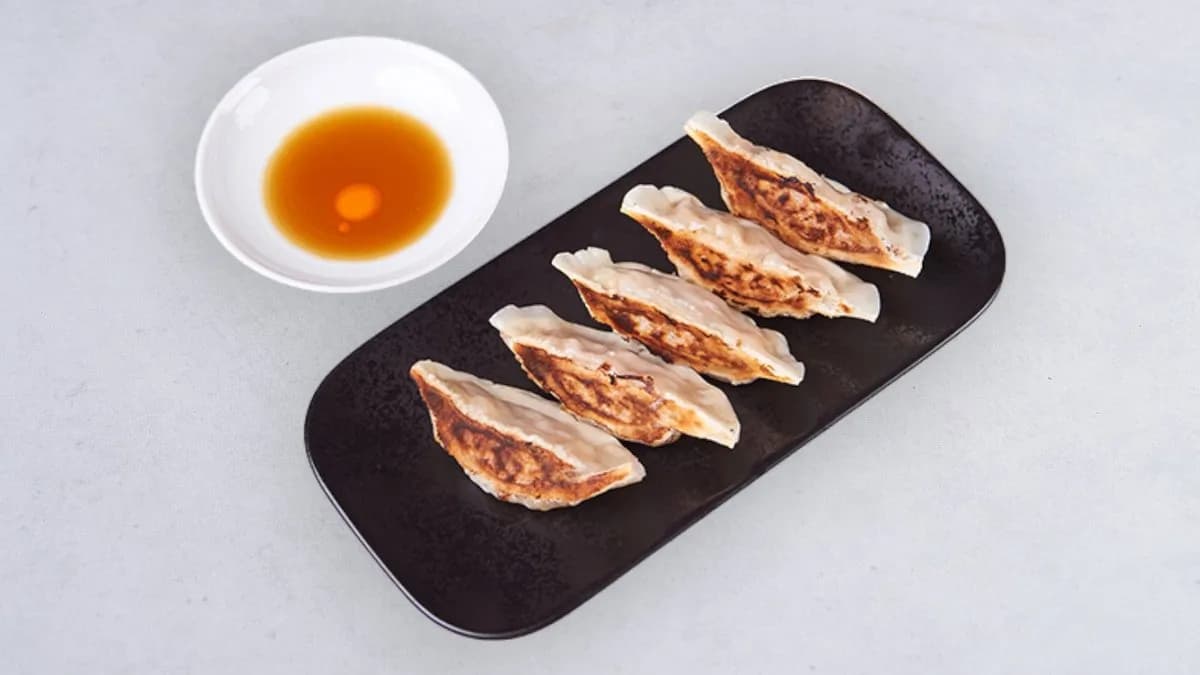Pierożki gyoza z mięsem