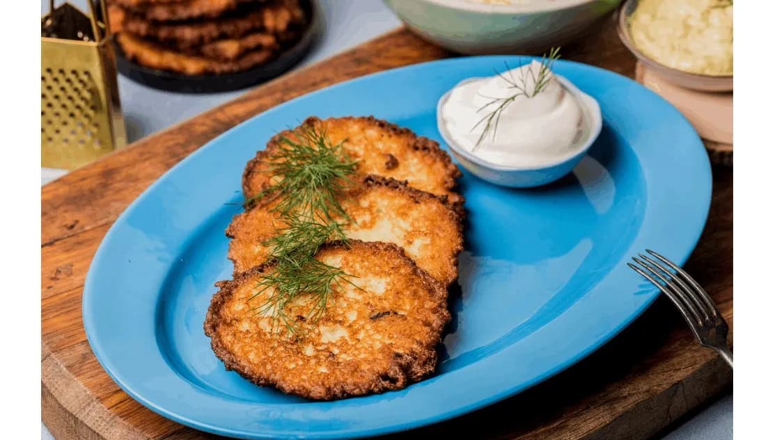 Placki ziemniaczane 4 szt. ze śmietaną