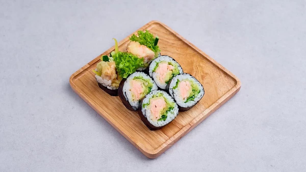 Futomaki chrupiący łosoś