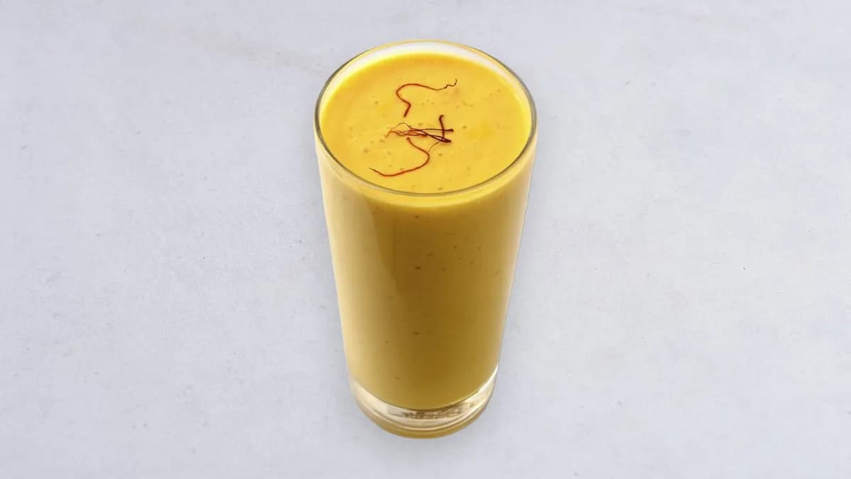 Mango lassi