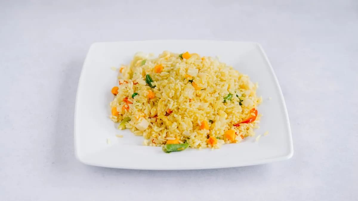 Smażony ryż z warzywami