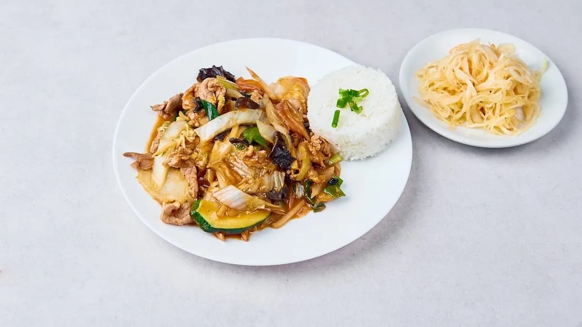 Kurczak bambusem i z grzybami mun