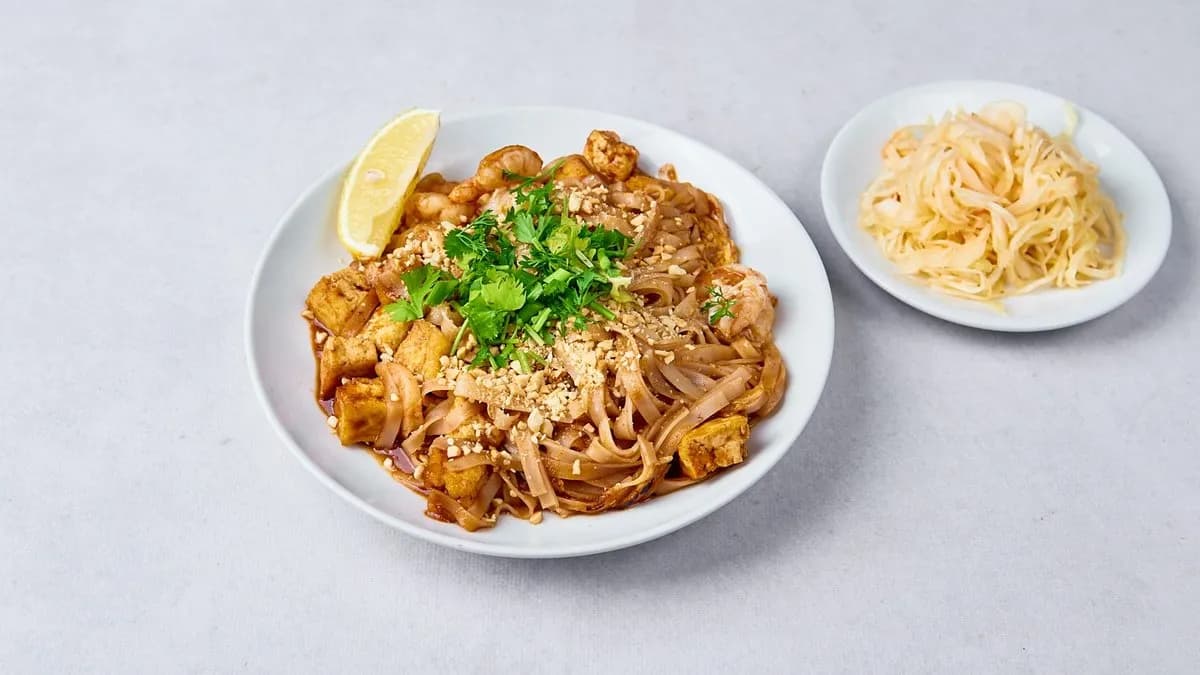 Pad thai z krewetkami i tofu