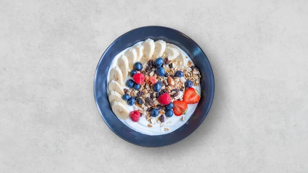 1=2 Granola z owocami i jogurtem (zamówisz 1, otrzymasz 2)