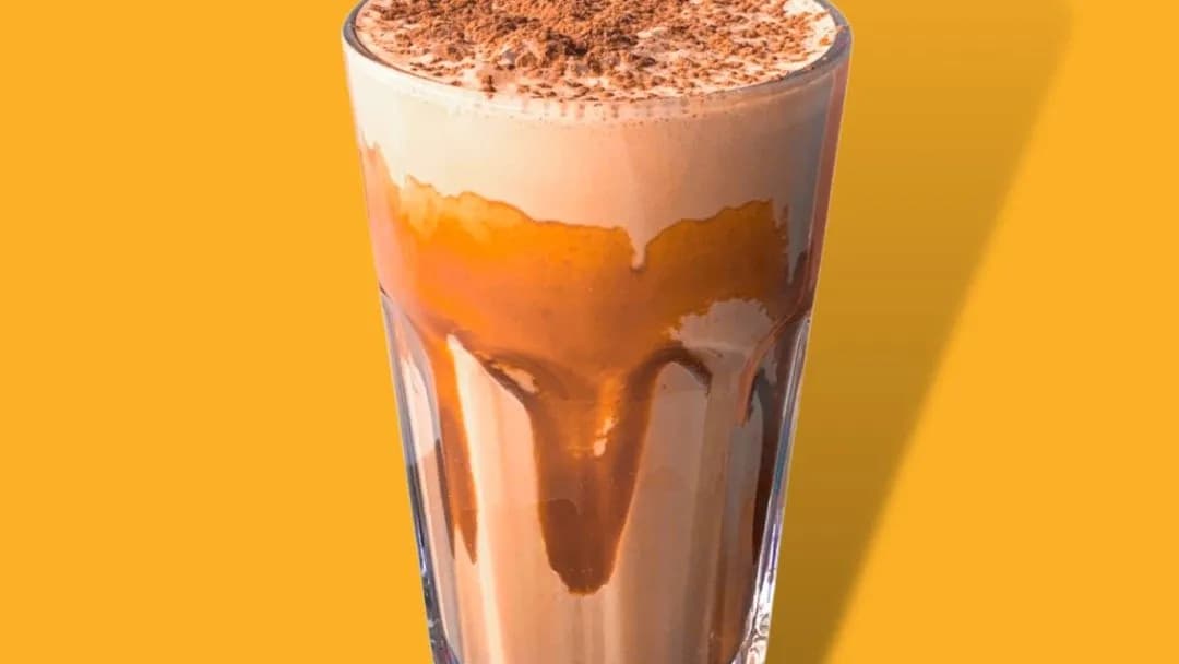 Frappe słony karmel