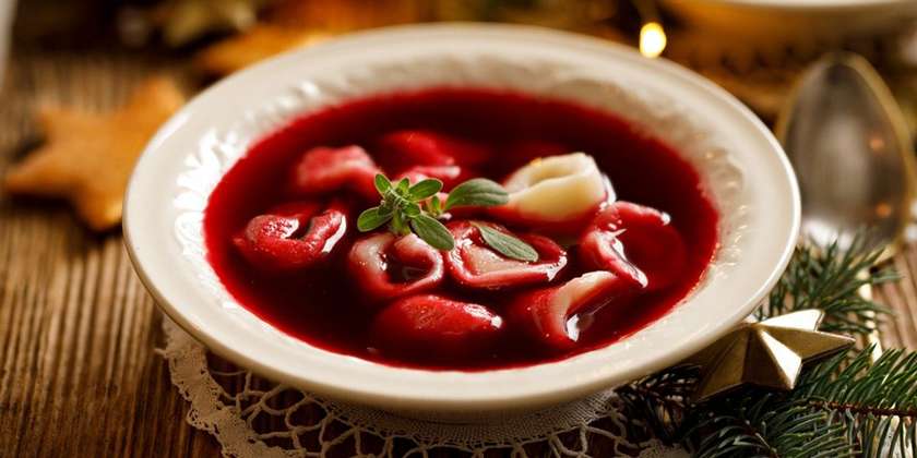 Red Beetroot Soup + 10 Pork Pielmieni