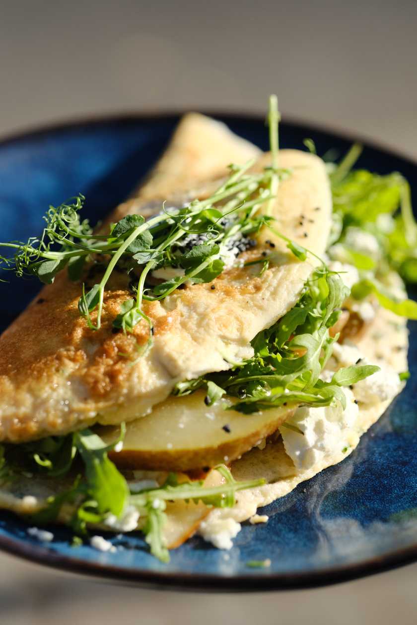 3 EGG OMELETTE WITH GOAT CHEESE & PEAR (GF)