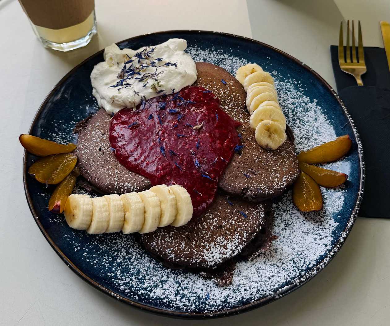 CHOCOLATE PANCAKES WITH RASPBERRY COMPOTE (V)