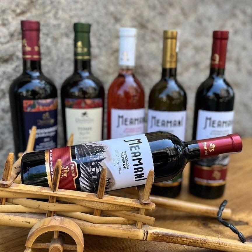 Wino czerwone gruzińskia: witrawny, pulwitrawny,pulslotky