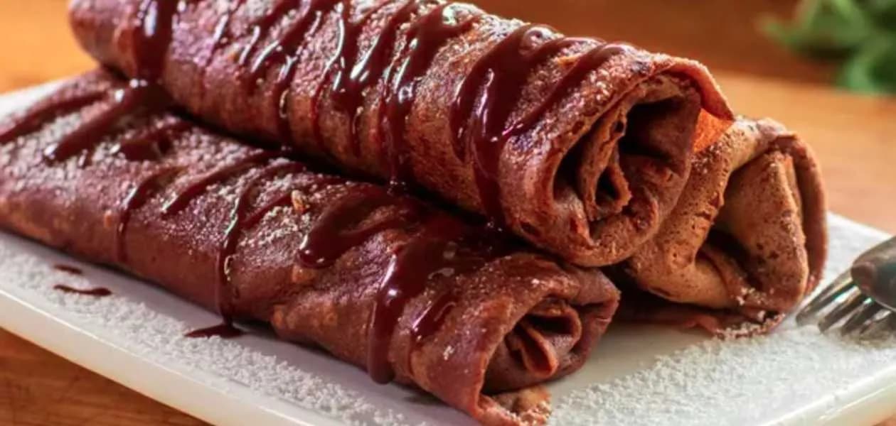 Naleśnik czekoladowe z serem i bananem (2szt)