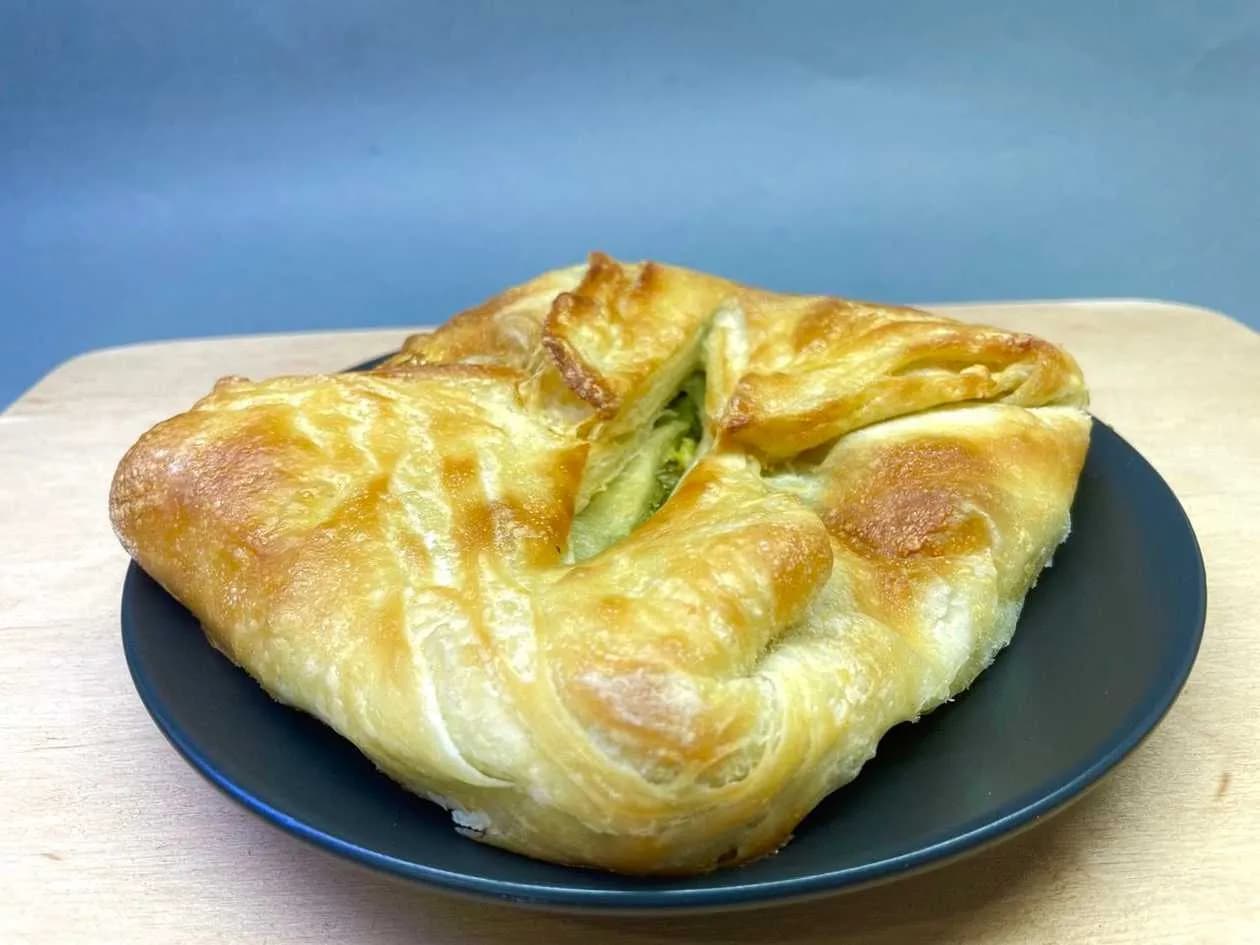 Chachapuri with Chicken