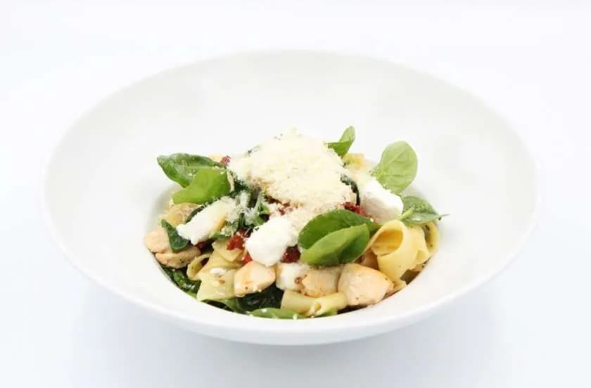 Pappardelle freschi e pollo